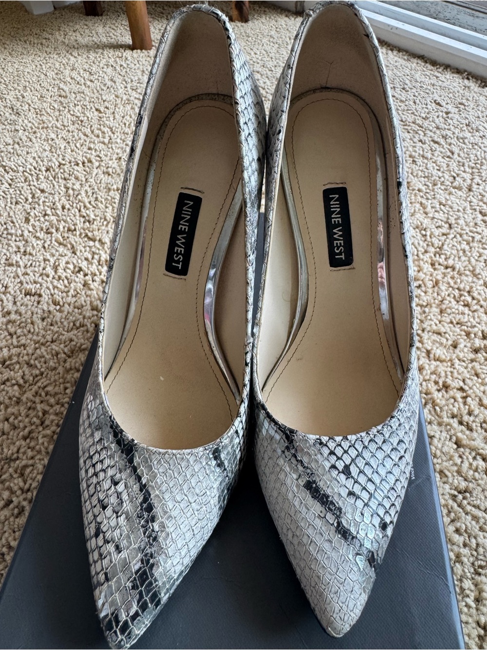 Nine West Silver Gray Snake-Print Pointed Toe Pumps